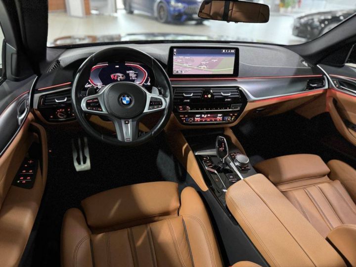 BMW Série 5 520D M Sport Pano Noir - 27