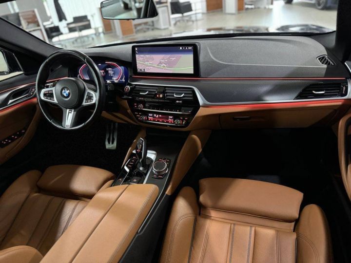 BMW Série 5 520D M Sport Pano Noir - 29