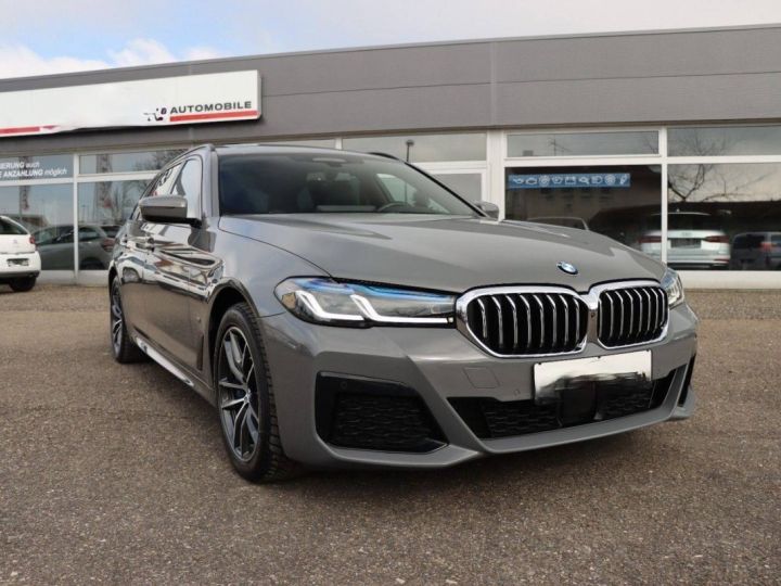 BMW Série 5 530 e xDrive M Sport l 1.MAIN l PANO l BERNINA GRIS EFFET AMBRE - 1