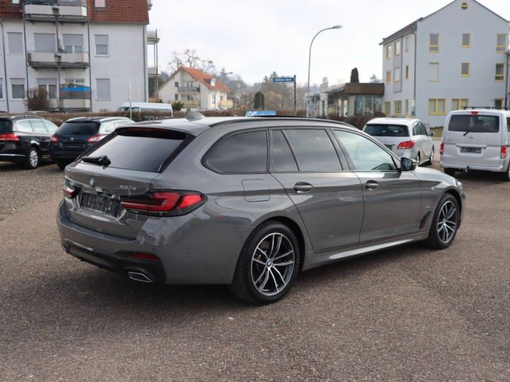 BMW Série 5 530 e xDrive M Sport l 1.MAIN l PANO l BERNINA GRIS EFFET AMBRE - 7