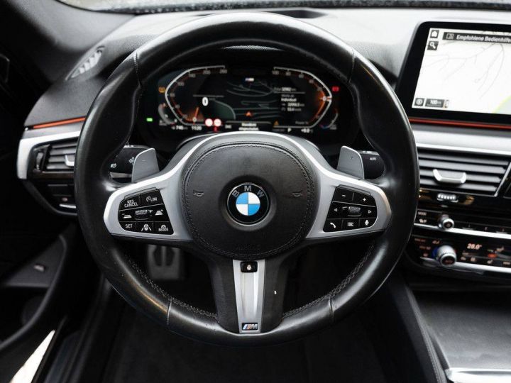 BMW Série 5 530d xDrive M sport CAMÉRA TETE-HAUTE ATTELAGE Noir - 8