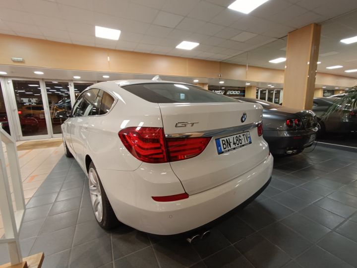 BMW Série 5 530da gt blanc - 4