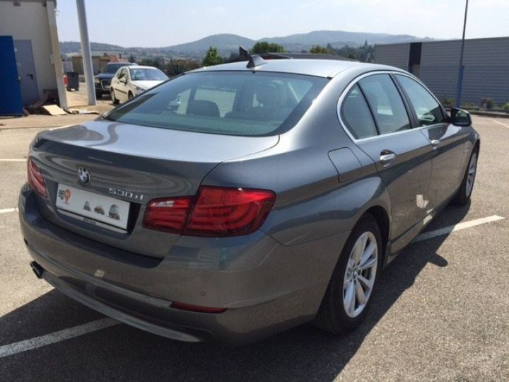 BMW Série 5 530DA LUXE BVA 258CV     Diesel GRIS METAL - 17