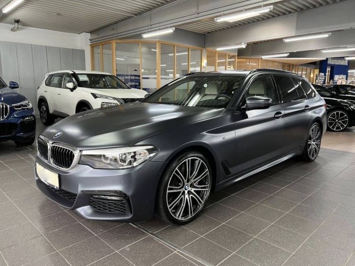 BMW Série 5 540i xDrive M Sport Gris - 1