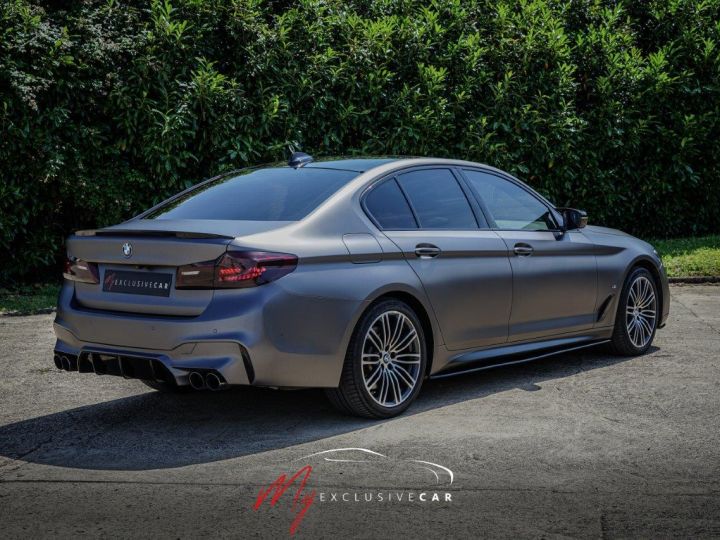 BMW Série 5 BMW SERIE 5 (G30) 530e IPerformance M SPORT 252ch - Etat Exceptionnel - Look M5 - Covering Gris Mat – Entretien à Jour -BMW Individual Carbonschwarz (bleu Nuit Métallisé) - 5