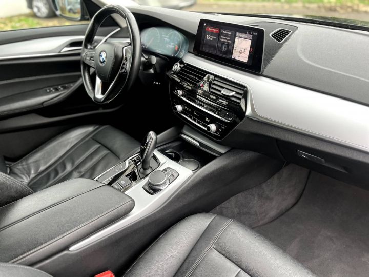 BMW Série 5 G30 Berline 520d 2.0d 190ch Sport Line NOIR - 13