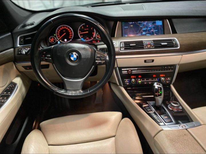 BMW Série 5 Gran Turismo F07 3.0 535d (299Ch) Noir - 7