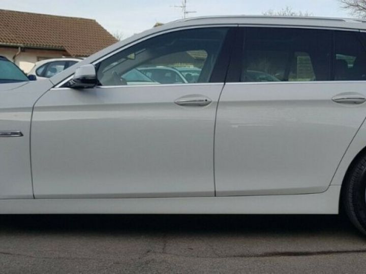 BMW Série 5 Touring 530d xDrive 258 Luxury Sport auto Blanc métal  - 2