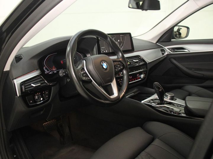 BMW Série 5 Touring BMW 530d 286 CH Touring HiFi WLAN DAB Attelage Caméra Alarme / 05 Noir - 3