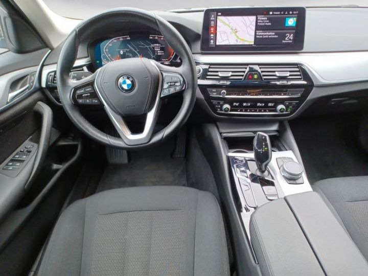 BMW Série 5 Touring BMW 530d 286Ch Touring Attelage Alarme Caméra / 14 Gris Métallisé - 3