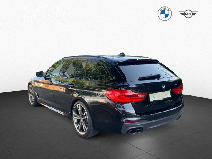 BMW Série 5 Touring BMW M550d 400Ch XDrive Touring PANO Caméra 360 Attelage Alarme / 19 Noir Métallisé - 11