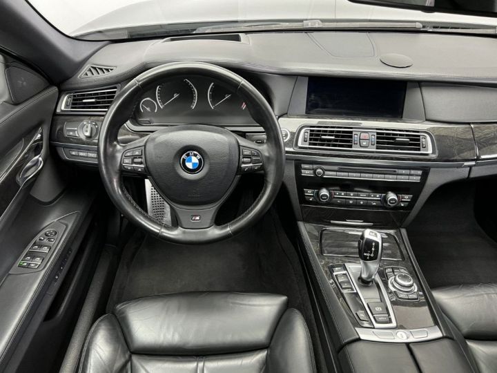 BMW Série 7 730 d  245 Pack-M /09/2011 noir métal - 11