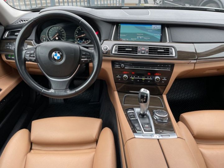 BMW Série 7  740 I 320 EXCLUSIVE INDIVIDUAL 05/2015 noir métal - 3