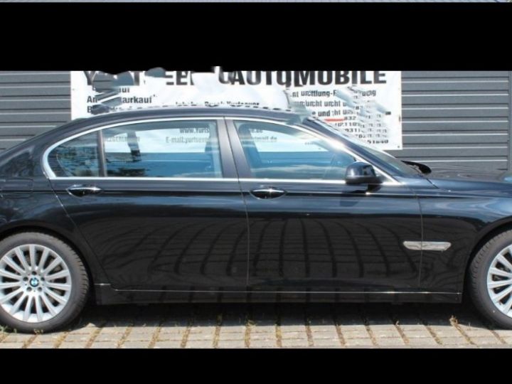 BMW Série 7 750L d xDrive 380 02/2014  noir métal - 2