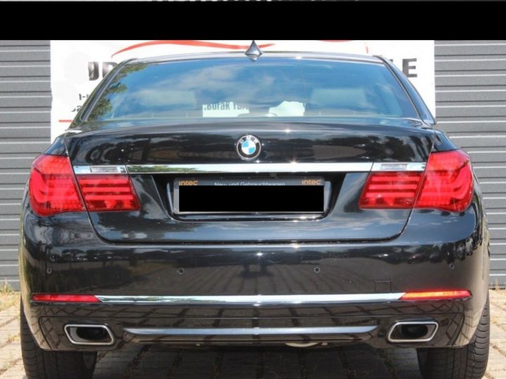 BMW Série 7 750L d xDrive 380 02/2014  noir métal - 7