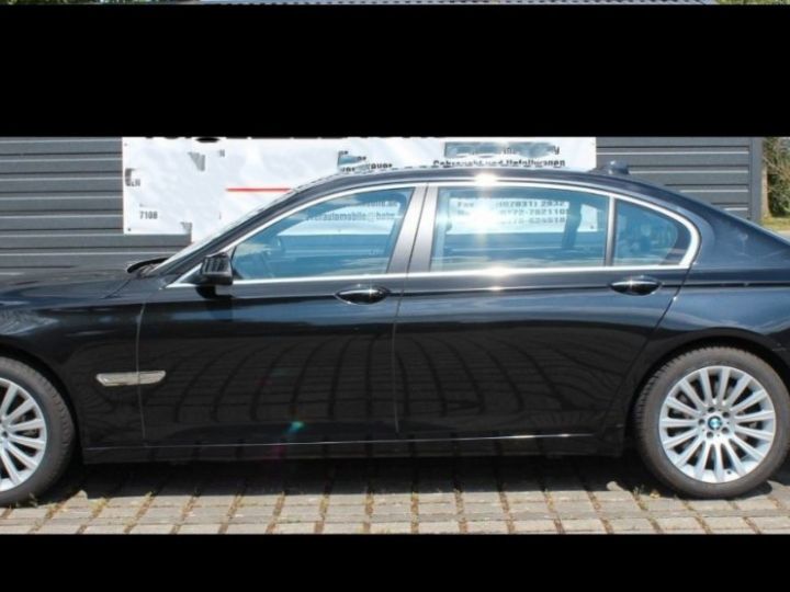 BMW Série 7 750L d xDrive 380 02/2014  noir métal - 9