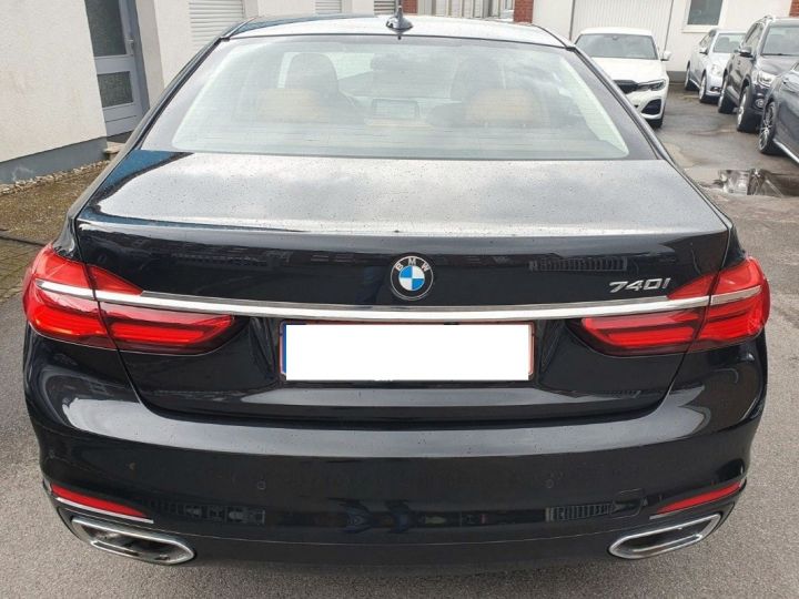 BMW Série 7 (G11) 740I 326 EXCLUSIVE BVA8 06/2018 noir métal - 8