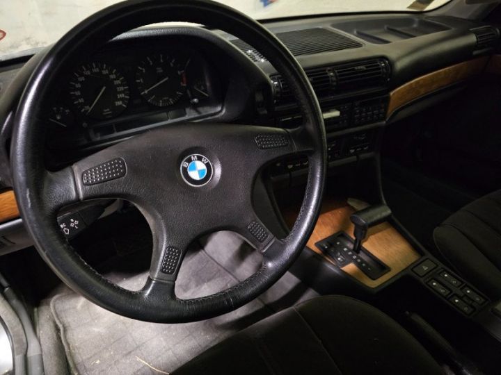 BMW Série 7 SERIE (E32) 735IL 6 CYLINDRES BOITE AUTOMATIQUE Gris - 10