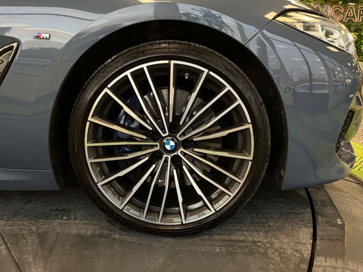 BMW Série 8 II (G15) 840dA 320ch xDrive M Sport BLEU - 44