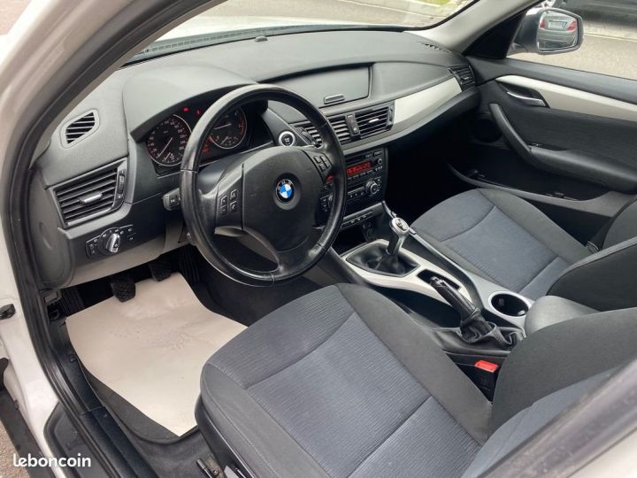 BMW X1 (2) 18D 143 Xdrive Lounge Blanc - 4