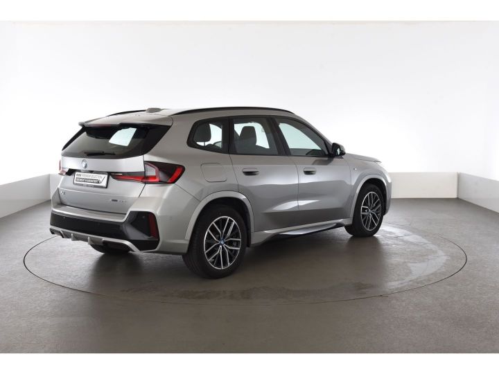 BMW X1 30e 326ch HYBRIDE M SPORT ATTELAGE AFFICHAGE TETE HAUTE PREMIERE MAIN GARANTIE BMW TVA RECUPERABLE ARGENT SIDERAL - 4