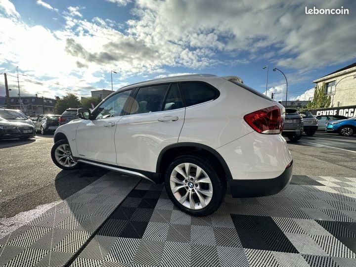 BMW X1 (E84) SDRIVE20DA 177CH LUXE Blanc - 2