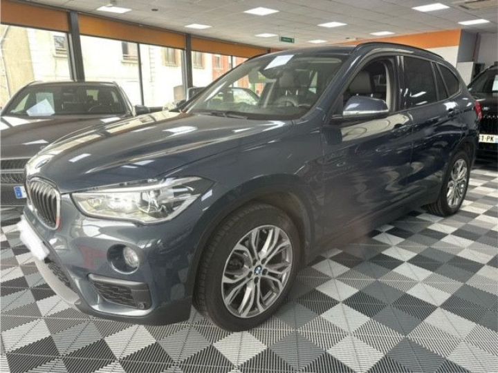 BMW X1 F48 LCI Lounge Gris - 3