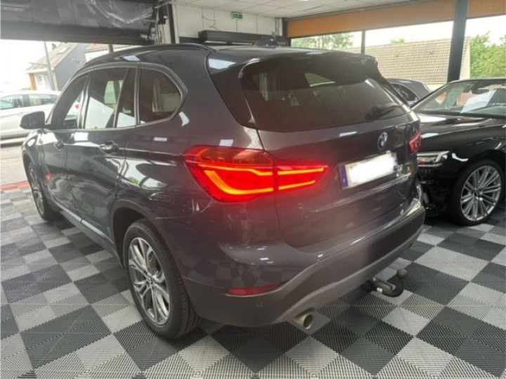 BMW X1 F48 LCI Lounge Gris - 5