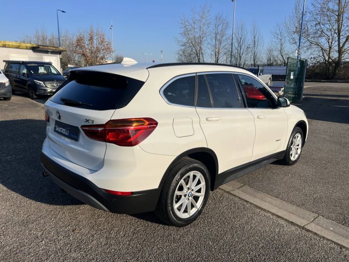 BMW X1 II (F48) sDrive 18d 2.0 150ch Lounge BV6 GPS Attelage BLANC - 5