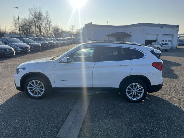 BMW X1 II (F48) sDrive 18d 2.0 150ch Lounge BV6 GPS Attelage BLANC - 9