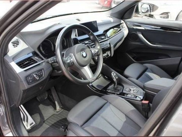 BMW X1 sDrive20d M Sport *Navi*Panorama*LED*ACC*RFK* Gris Métallisé - 11