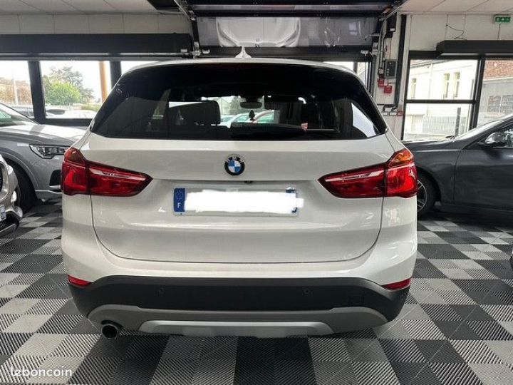 BMW X1 SERIE sDrive 18 i xLine Blanc - 5