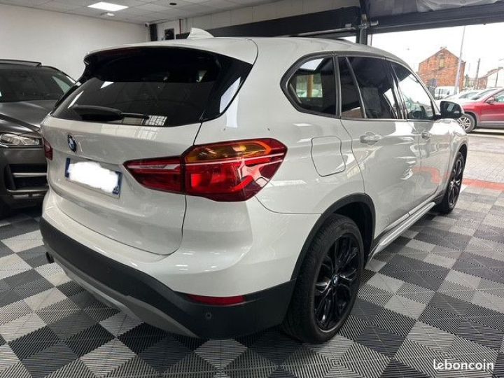 BMW X1 SERIE sDrive 18 i xLine Blanc - 6