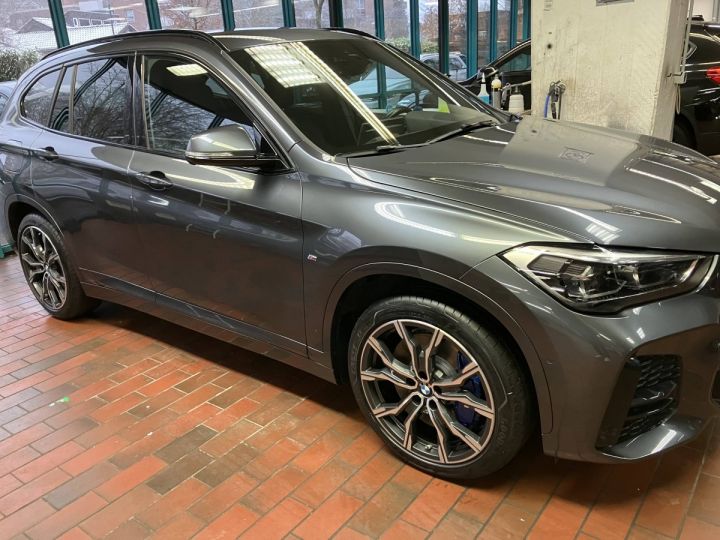 BMW X1 xDrive 20d M Sport Navi Harman/K Head-Up LED Gris Minéral - 2