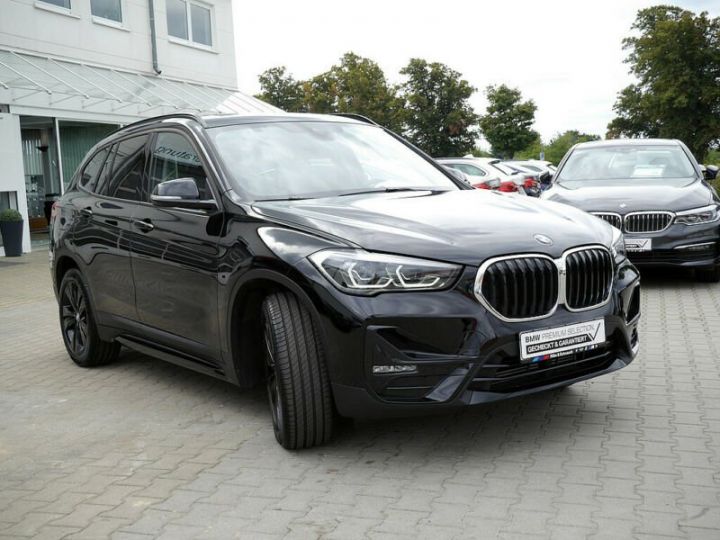 BMW X1 xDrive 25e 220 ch BVA6 M Sport  / 1er Main / Toit Panoramique / GPS / Garantie 12 mois  Noir métallisée  - 1