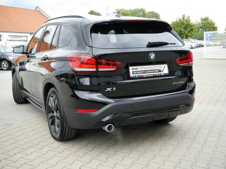 BMW X1 xDrive 25e 220 ch BVA6 M Sport  / 1er Main / Toit Panoramique / GPS / Garantie 12 mois  Noir métallisée  - 3