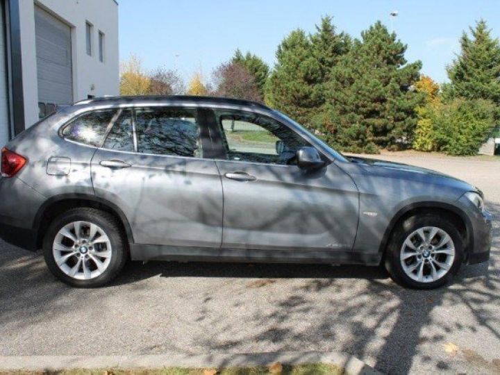 BMW X1 XDRIVE23DA LUXE 204CV     Diesel GRIS METAL - 24