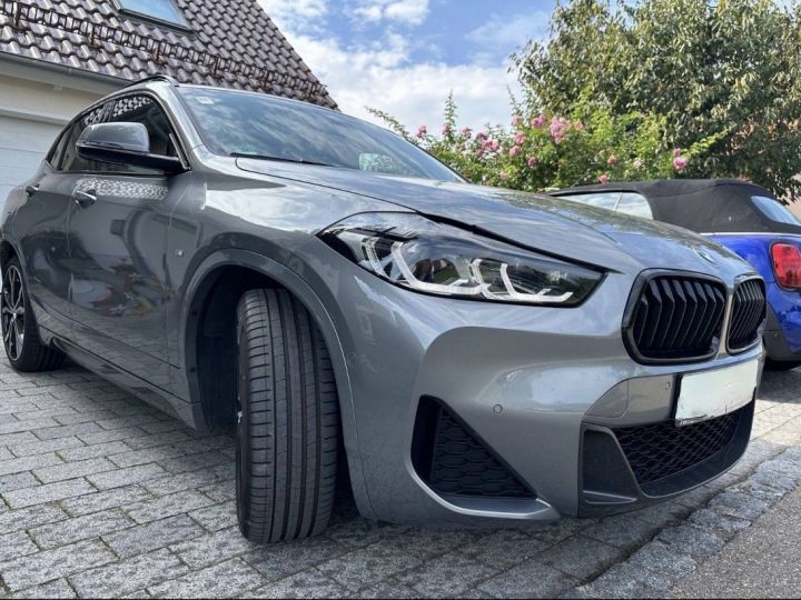 BMW X2 xDRIVE 20 D M-Sport *AAHK*PANO*LED*DAB*SHADOW Gris Métallisé - 3