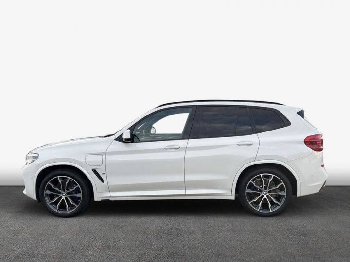 BMW X3 30e xDrive M Sport LED Toit Pano Attelage Blanc - 3