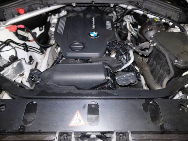 BMW X3 (F25) SDRIVE18DA 150CH LOUNGE PLUS Blanc - 11