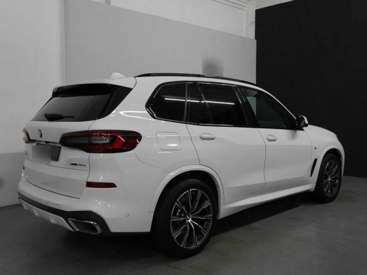 BMW X5 IV (G05) xDrive45eA 394ch M Sport 17cv BLANC - 2