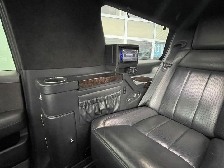 Cadillac Escalade Esv 6.2 425 Ch Platinium Limousine Noir - 26