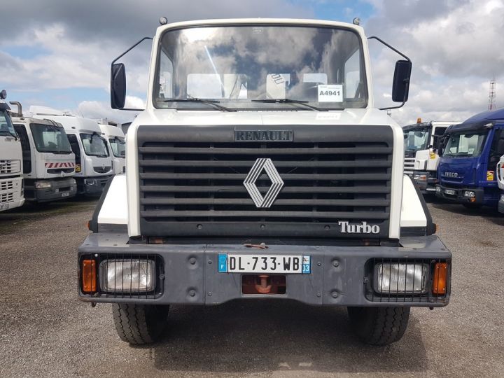 Camion porteur Renault C Benne + grue 210.19 TURBO - 232000 kms BLANC - 17