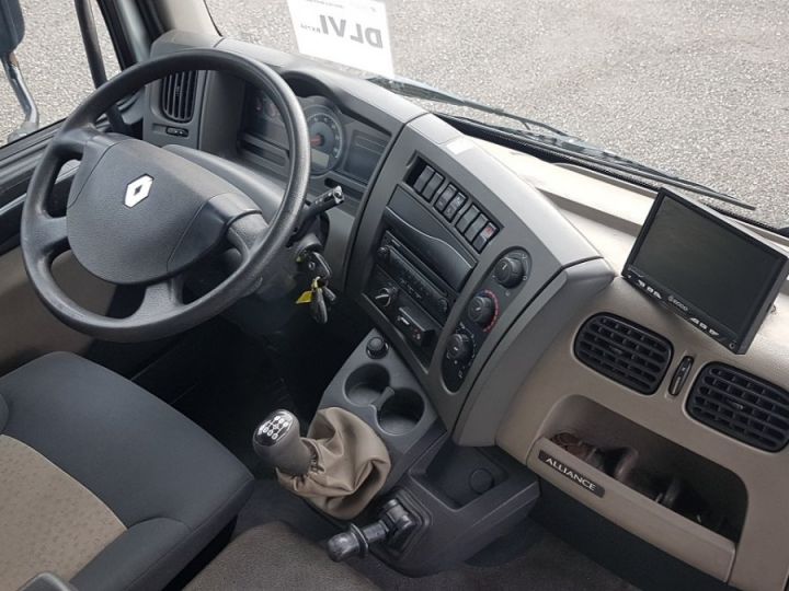 Camion porteur Renault Midlum Caisse fourgon + Hayon élévateur 180dxi.14 BRASSEUR BLANC - 17