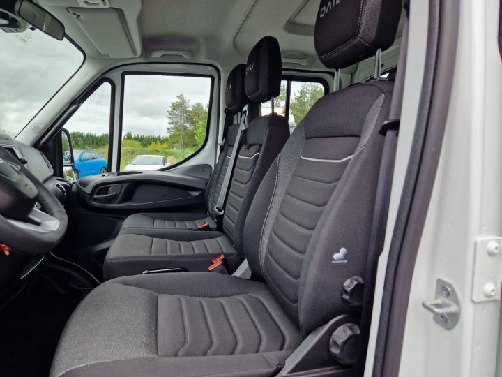 Camion porteur Iveco Daily Chassis cabine double cabine neuf 7t 180cv disponible sur parc toutes options emp 5100 avec telma BLANC  - 7