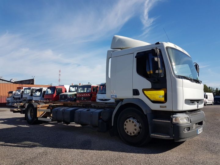 Camion porteur Renault Premium Chassis cabine 270dci.18D chassis 8m. - Pour pièces BLANC - 4