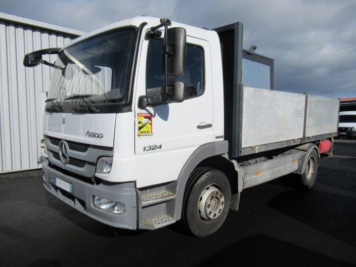 Camion porteur Mercedes Atego Plateau 1324  - 1