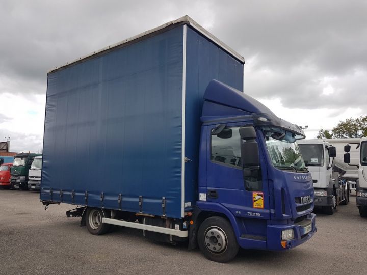 Camión Iveco EuroCargo Tauliner 75 E 19 empattement 33 / PTRA 16T50 BLEU GEFCO - 3