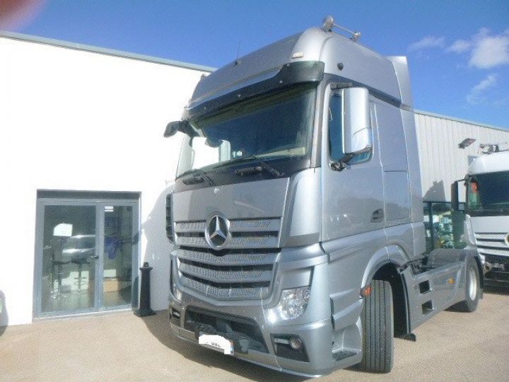 Camion tracteur Mercedes Actros MERCEDES ACTROS 1845 LS Gris - 1