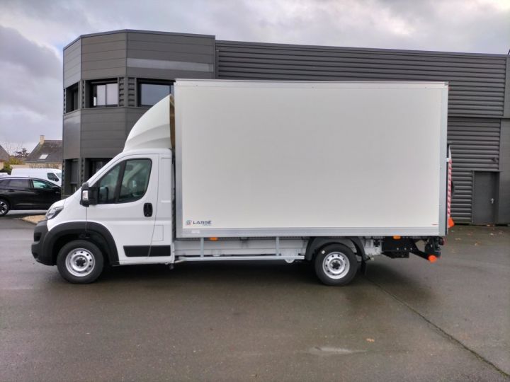 Chassis + body Fiat Ducato Box body + Lifting Tailboard MAXI 3.5 L 2.2 MULTIJET 180CH PACK TECHNO CAISSE 20M3 + HAYON BLANC - 10